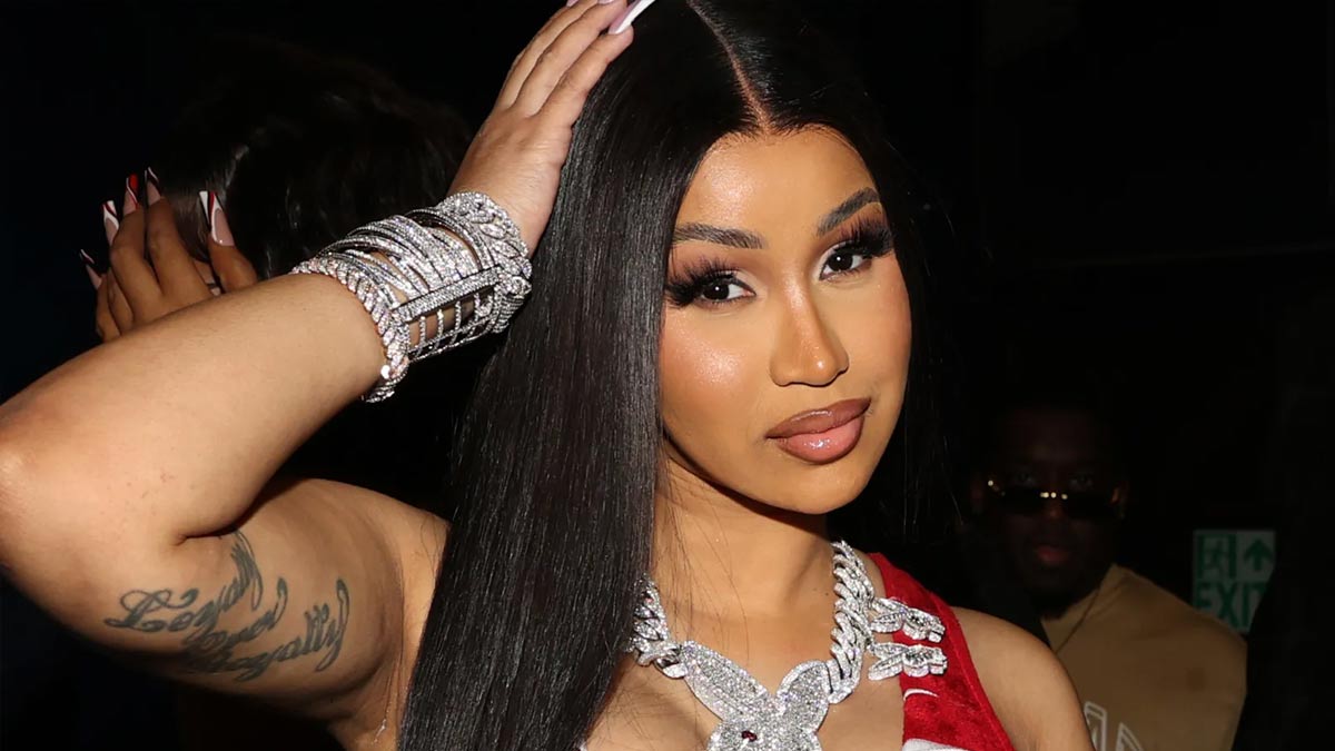Cardi B Shuts Down Plastic Surgery Rumors After Third Child; When Is It Safe To Go Under The Knife Postpartum?
